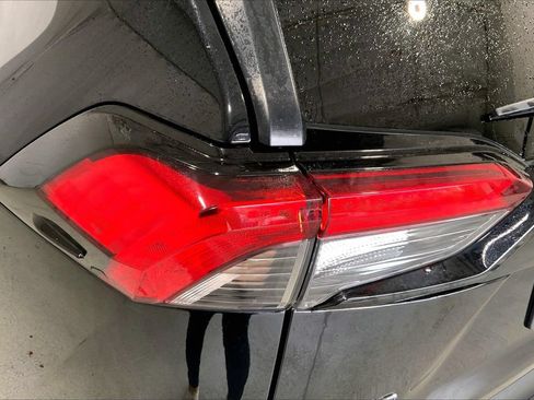 Used 2024 Toyota RAV4 XLE FWD image 29