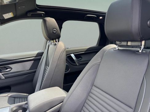 Used 2025 Land Rover Discovery Sport Dynamic SE image 32