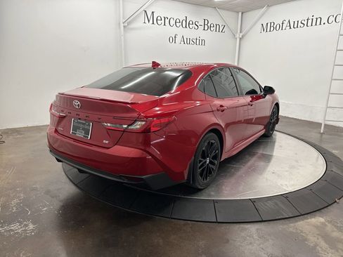 Used 2025 Toyota Camry SE image 8