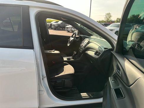 Used 2022 Chevrolet Equinox RS w/ LPO, Floor Liner Package AWD/4WD image 29