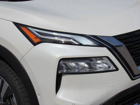 Certified 2023 Nissan Rogue Platinum w/ Platinum Premium Package FWD image 10