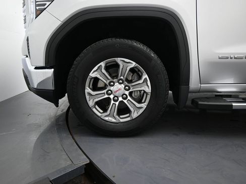 Used 2022 GMC Sierra 1500 SLT image 6