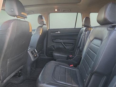 Used 2018 Volkswagen Atlas SEL Premium image 16