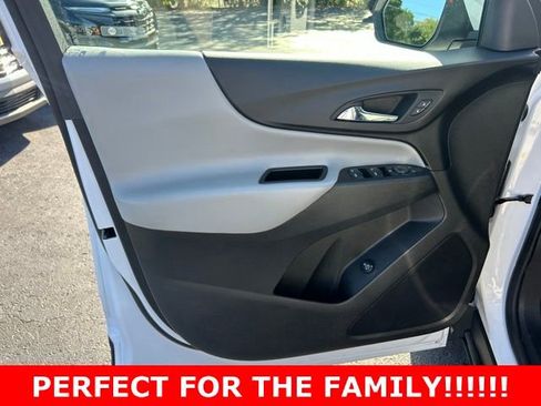 Used 2024 Chevrolet Equinox LT AWD/4WD image 12