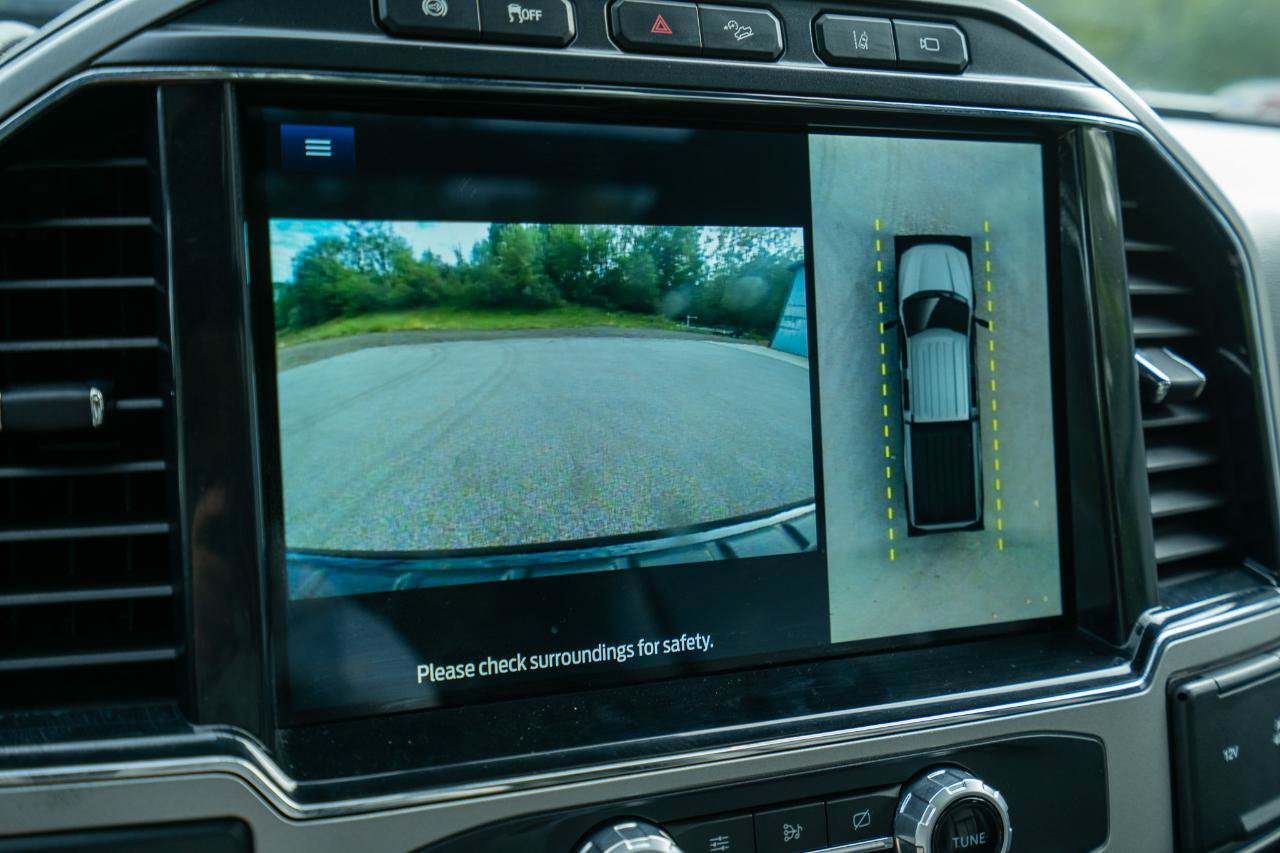 Used 2022 Ford F250 Lariat w/ Black Appearance Package AWD/4WD image 30
