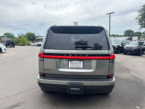 Used 2024 Lexus GX 550 w/ Accessory Package (2T) AWD/4WD image 6