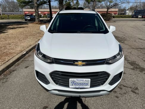 Used 2019 Chevrolet Trax LT w/ LT Convenience Package image 8