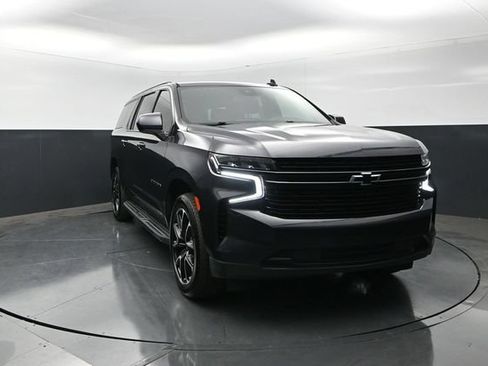 Used 2023 Chevrolet Suburban RST RWD image 5