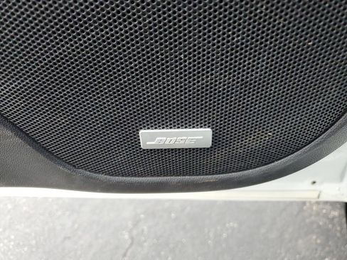 Used 2023 GMC Acadia SLT image 26