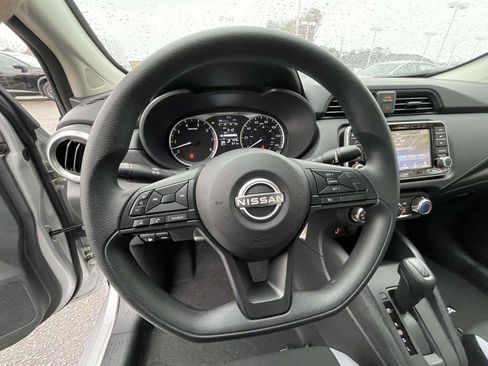 Used 2025 Nissan Versa S w/ Trunk Package image 19