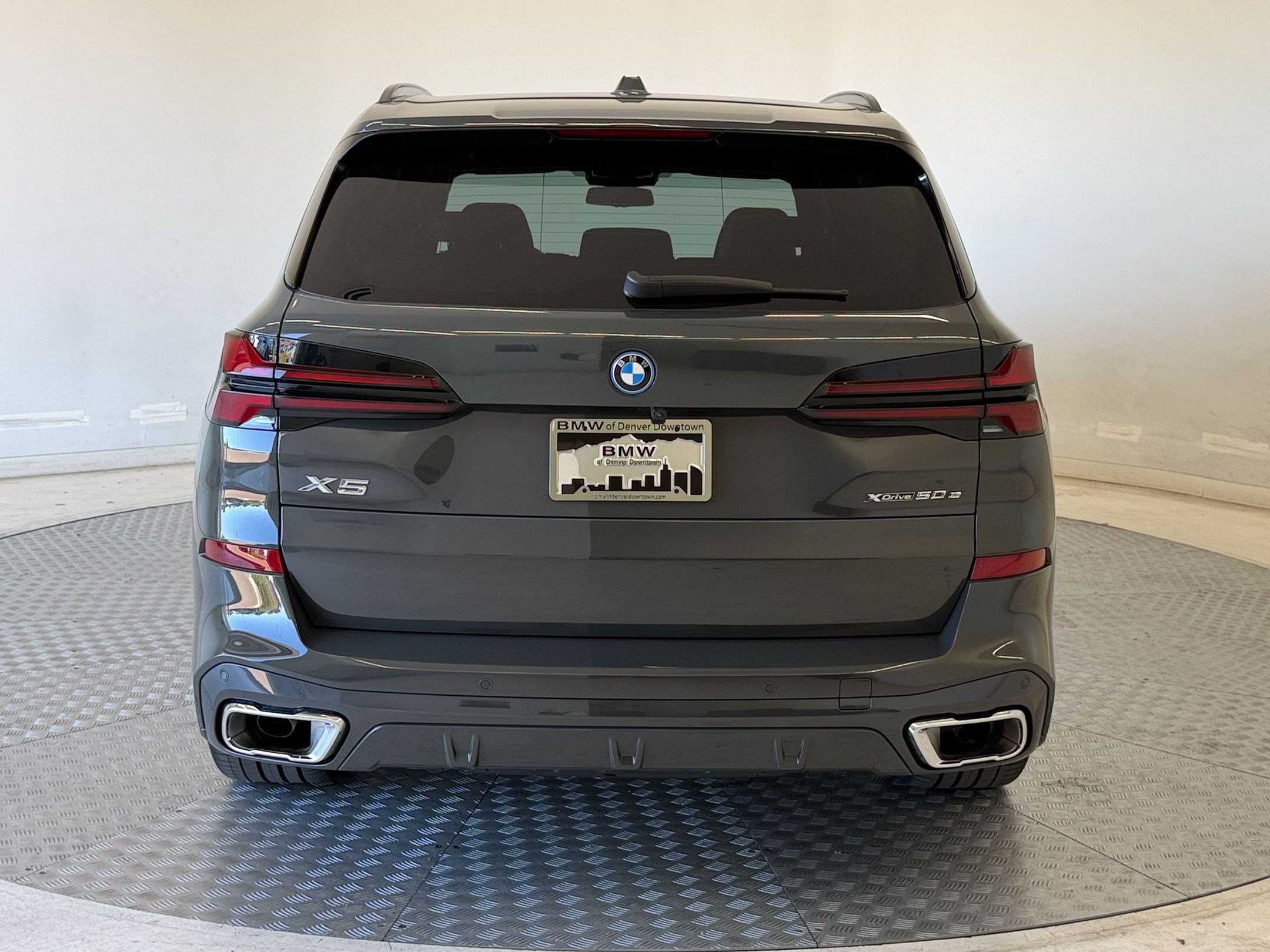 Used 2025 BMW X5 xDrive50e w/ M Sport Package AWD/4WD image 10