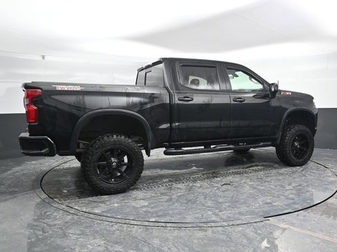 Used 2019 Chevrolet Silverado 1500 LT Trail Boss image 4