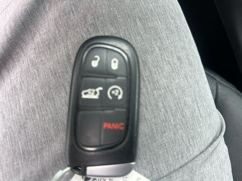 Used 2020 Jeep Cherokee Limited AWD/4WD image 36
