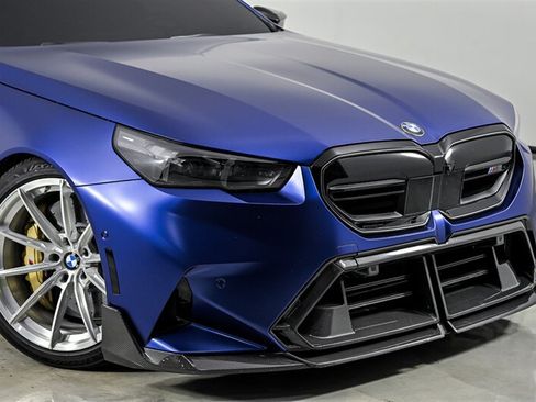 Used 2025 BMW M5 w/ Carbon Package AWD/4WD image 2