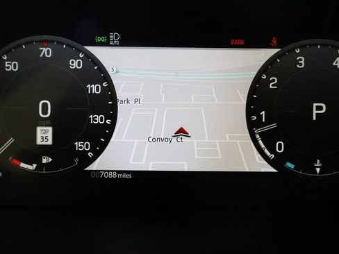 Used 2025 Land Rover Defender 110 S image 17