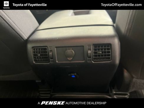 Used 2020 Toyota Tundra SR5 w/ SR5 Upgrade Package AWD/4WD image 14
