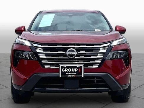 Certified 2026 Nissan Rogue SV FWD image 4