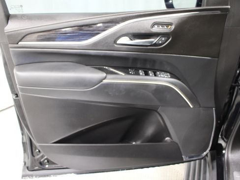 Used 2022 Cadillac Escalade ESV Sport w/ Touring Package AWD/4WD image 6