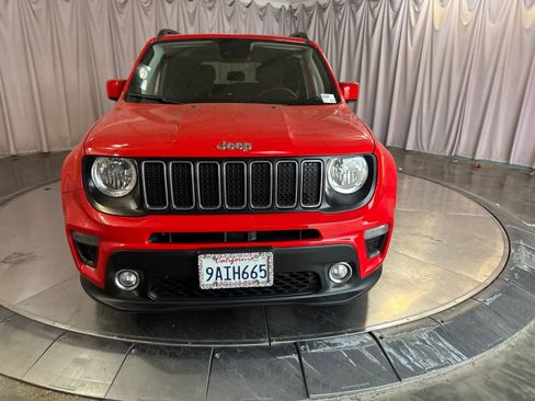 Used 2021 Jeep Renegade Latitude FWD image 2