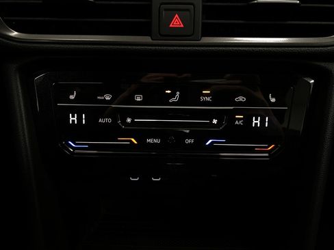 New 2026 Volkswagen Taos SE image 22