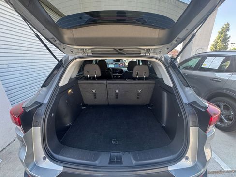 Used 2025 Chevrolet TrailBlazer LT image 29