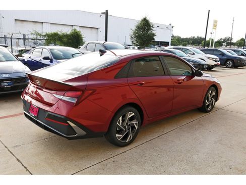 Certified 2025 Hyundai Elantra Sport w/ Cargo Package FWD image 8