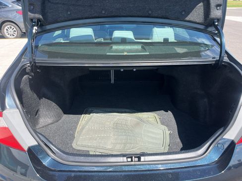 Used 2016 Toyota Camry LE FWD image 9