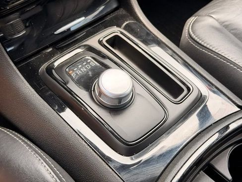 Used 2020 Chrysler 300 S RWD image 33