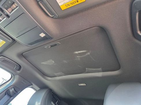 New 2026 MAZDA MAZDA3 Hatchback w/Premium Plus Pkg image 7