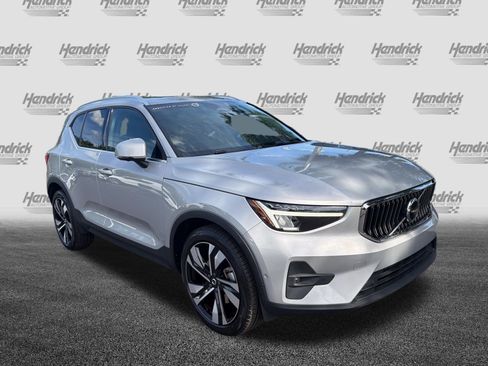 Certified 2023 Volvo XC40 B4 Plus w/ Protection Package Premier FWD image 2