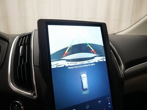 Used 2024 Ford Edge Titanium image 22