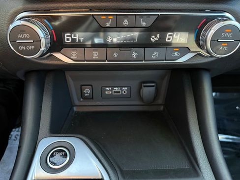 Certified 2025 Nissan Sentra SR w/ SR Premium Package image 29