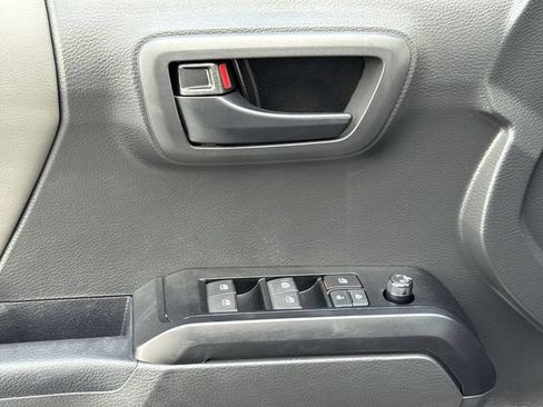 Used 2023 Toyota Tacoma SR AWD/4WD image 13