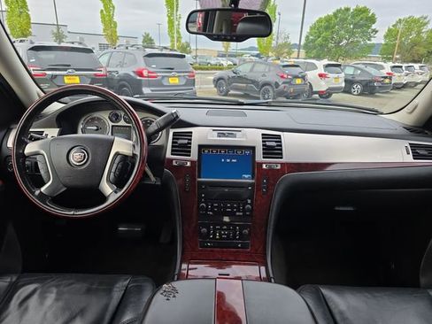 Used 2010 Cadillac Escalade ESV Premium AWD/4WD image 11