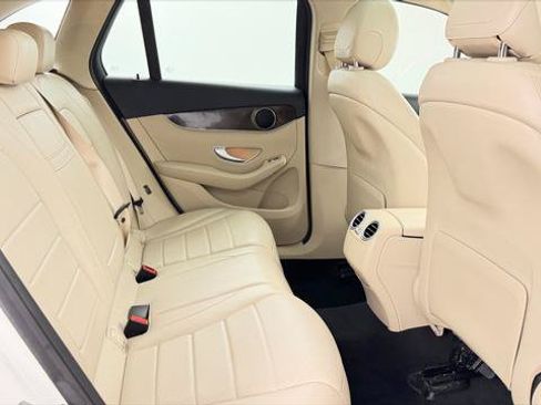 Used 2021 Mercedes-Benz GLC 300 image 21