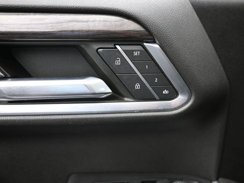 Used 2022 Chevrolet Silverado 1500 LTZ w/ LTZ Convenience Package II image 18