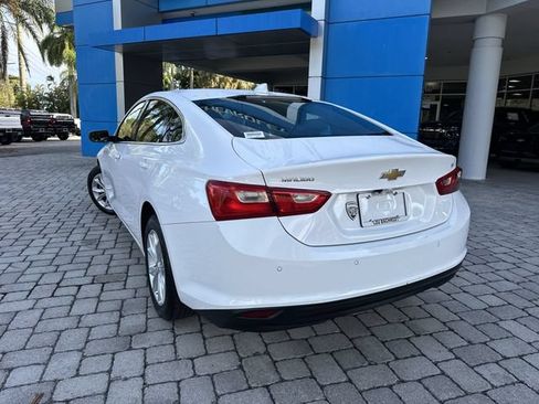 Used 2025 Chevrolet Malibu LT FWD image 12