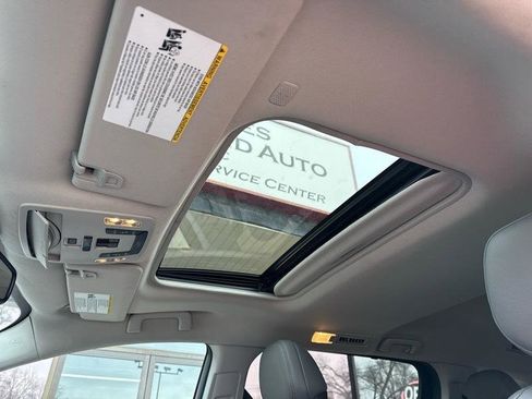 Used 2024 Toyota Sienna XLE image 16