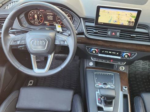 Used 2019 Audi Q5 Prestige w/ Prestige Package image 25