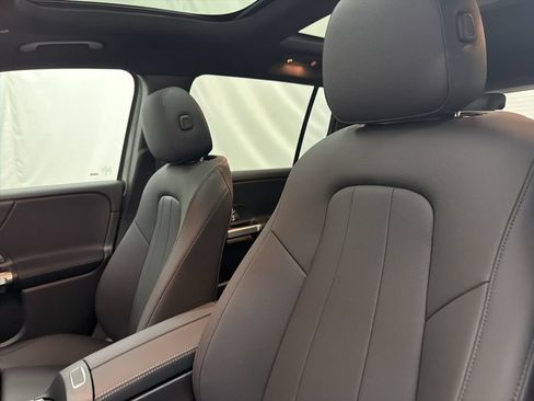 Used 2026 Mercedes-Benz GLB 250 image 13