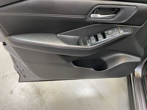 Used 2026 Nissan Rogue SL AWD/4WD image 19