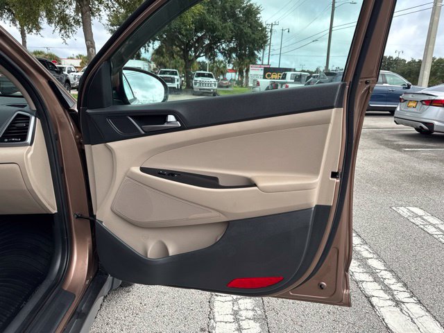 Used 2017 Hyundai Tucson SE w/ SE Popular Package 02 FWD image 13