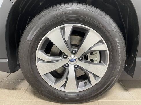 Used 2024 Subaru Ascent Premium w/ Convenience Package image 10