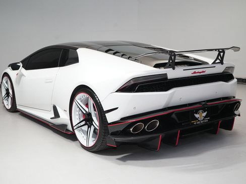 Used 2015 Lamborghini Huracan LP 610-4 AWD/4WD image 6