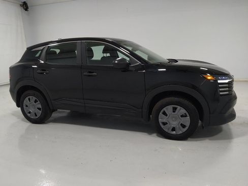 Used 2025 Nissan Kicks S FWD image 11