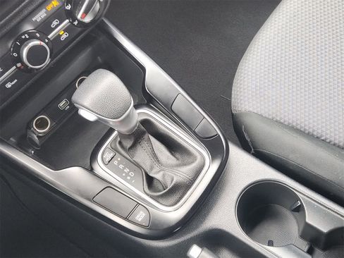 Certified 2022 Kia Soul LX w/ Technology Package image 20