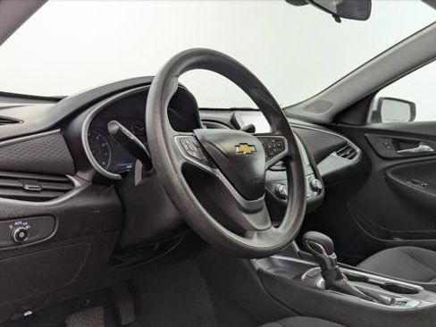 Used 2022 Chevrolet Malibu LT FWD image 23