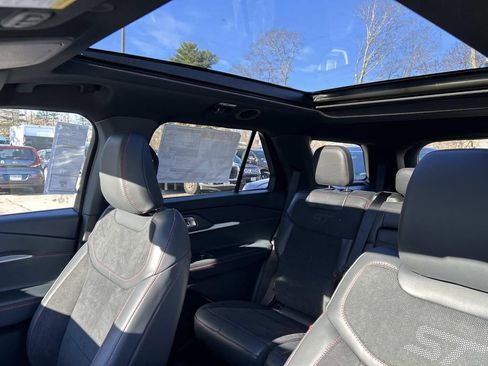 New 2026 Ford Explorer ST w/ Sun And Sound Package image 7