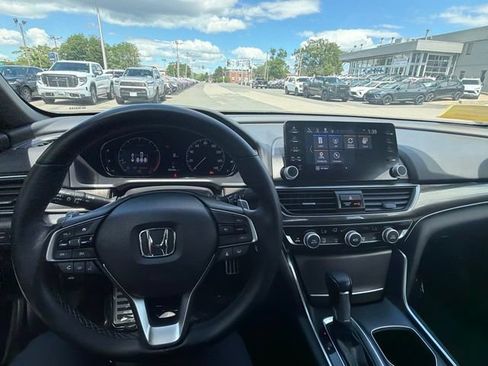 Used 2022 Honda Accord Sport image 10