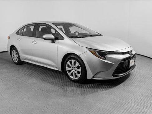 Used 2023 Toyota Corolla LE FWD image 11